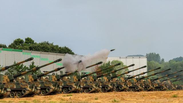 Hàn Quốc xuất khẩu 20 pháo tự hành K9 cho Việt Nam với giá 350 tỷ KRW theo hợp đồng liên chính phủ