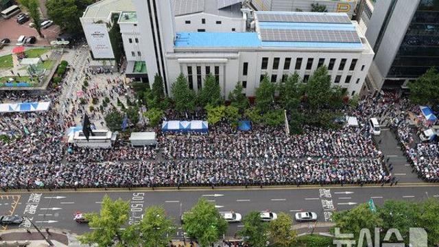 광복절 당일 진보·보수집회…도심 곳곳 대규모 인원 집결