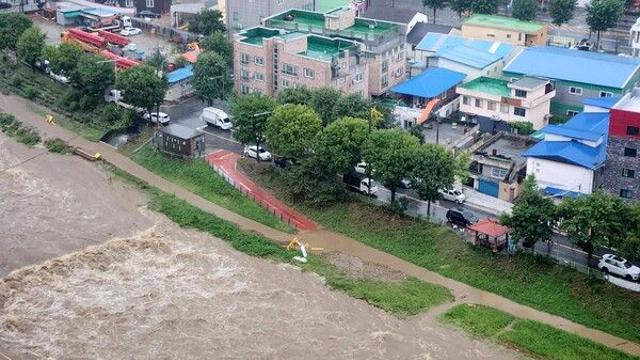 [속보] '경기날씨 폭우' 인천 용종지하차도 전면통제...우회 당부
