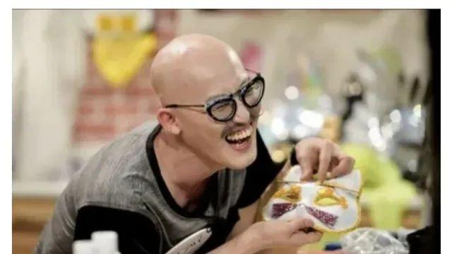 복면가왕 가면 제작했던 황재근 근황.jpg,,