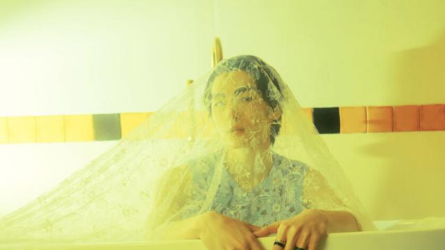 반짝임이 남긴 여름의 조각 #2 | 마리끌레르