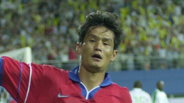 '을용타' 전에 '용수타' 있었다…22세 최용수, 콜롬비아 선수 팔꿈치 가격→그런데 경고 받은 사연 [한국축구 이런 일이?]