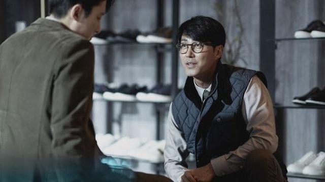 차승원 굽신굽신 연기…박찬욱 감독 ‘어쩔수가없다’