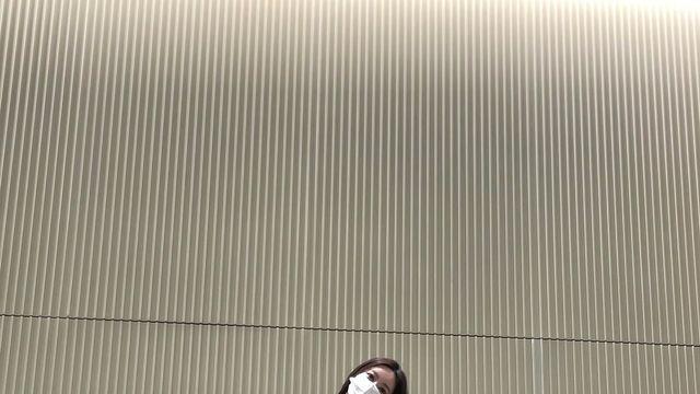 큐리, 단 두 가지 컬러로 만든 '시선 강탈' 스트리트 화보
