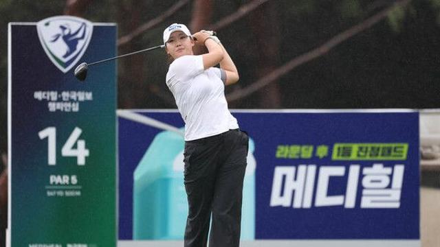'2부 최강자' 김민솔, KLPGA 메디힐·한국일보 챔피언십 1R 공동 선두