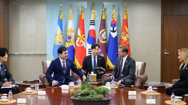 안규백, 미 하원의원단 만나 
