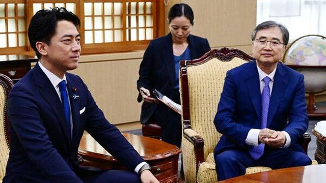 日차기 총리 1·2위, 야스쿠니 참배…이시바는 공물료만 봉납(종합)