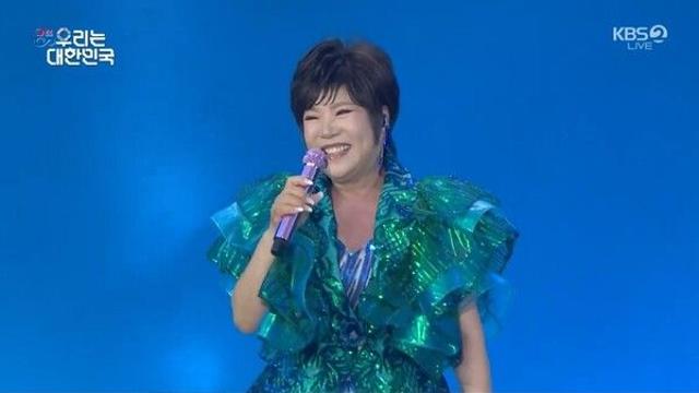 김연자, 영탁과 ‘주시고’ 환상 호흡…'트롯 여제’가 전하는 희망의 메시지 ‘아침의 나라’