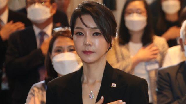 [샷!] “그녀가 사랑하는 건 이런것밖에 없었다”