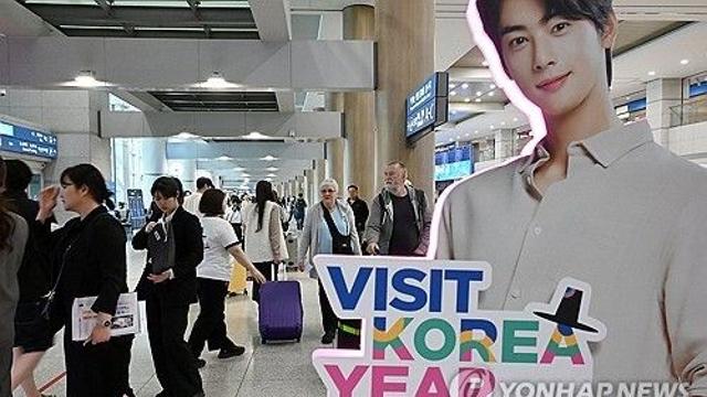 두 프랑스인의 극과극 한국 여행기…”日 추천”, “인생 여행”