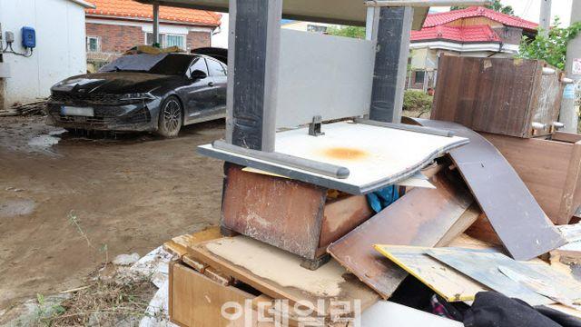 '괴물 폭우' 침수피해 차량 年평균 7000대…대처·관리법은?