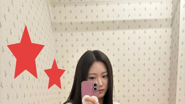 권은빈, '꾸민 듯 안 꾸민' 완벽 셀피로 패션 센스 인증