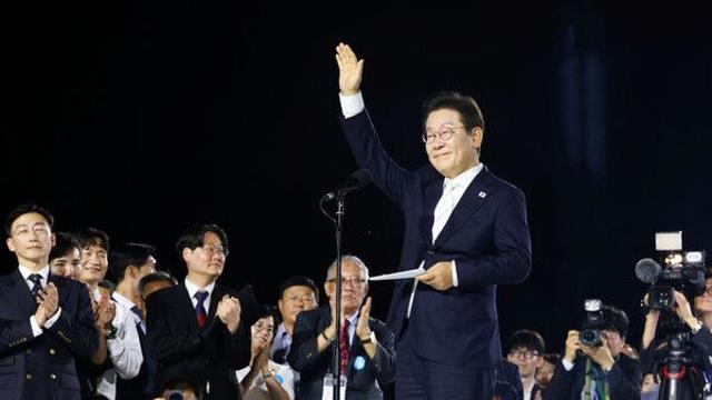 이 대통령, 광복절 광화문서 '국민주권 정부' 선포…