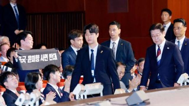 안철수, 광복절 경축식서 ‘조국·윤미향 사면 반대’ 기습 시위