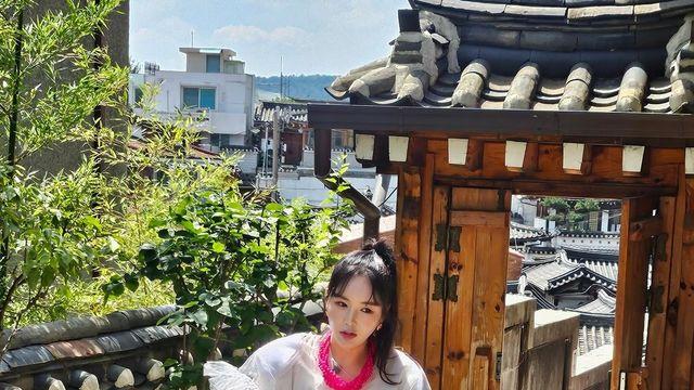 장영란, 시스루 원피스에 하의실종…소녀감성+레트로 무드까지