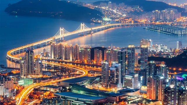 밀면, 회 아니었다…관광객이 뽑은 부산 여행 선호 음식 1위