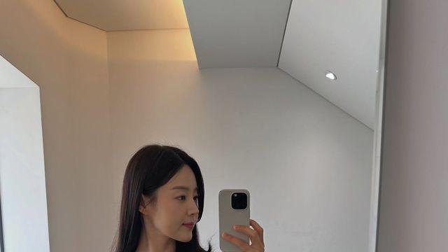 172cm 한지혜표 여름 코디, 블라우스 핏, 플리츠 쇼츠로 다리선까지 완벽