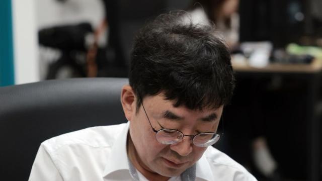보수 유튜버 '신의 한수' 신혜식, 18일 경찰 포렌식 참관