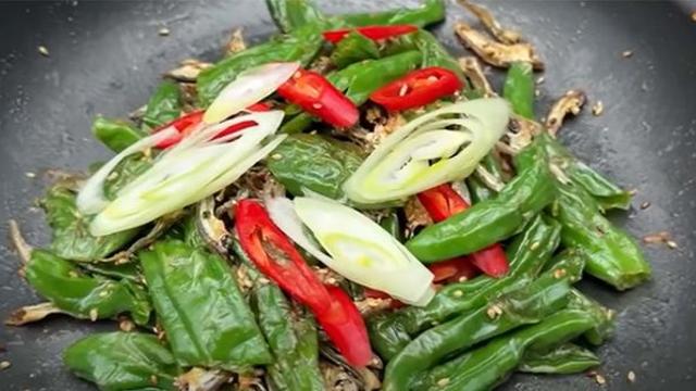 꽈리고추 멸치볶음... 요리할 때 이 단순한 과정만 거쳐도 맛이 폭발해요