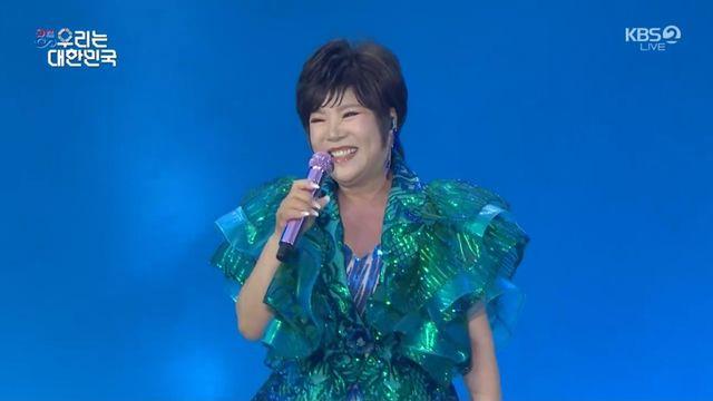 김연자, 흥과 희망으로 물들인 광복 80주년…영탁과 ‘주시고’ 환상 호흡