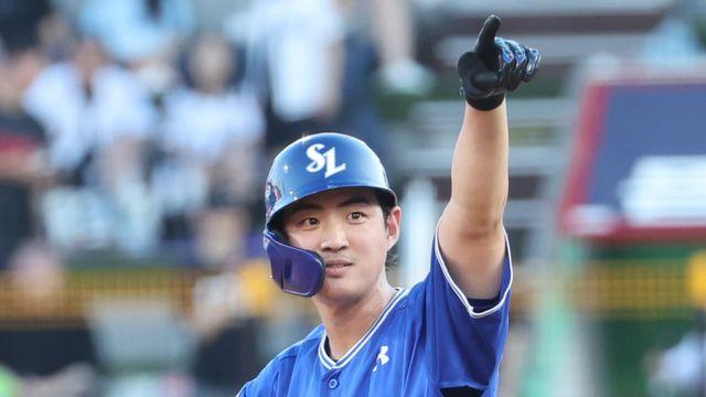 ‘푸른 피’ 구자욱 “더 완벽한 주장이 되고 싶다” [월간 MVP]