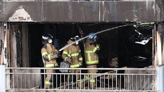 휴일 아침 일상 앗아간 화마…마포 아파트 화재로 모자 숨져(종합3보)