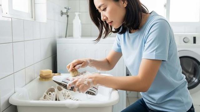 '신발 세탁 성지 업체'가 공개한 운동화 세탁법... 이것 하나만 있으면 돼요
