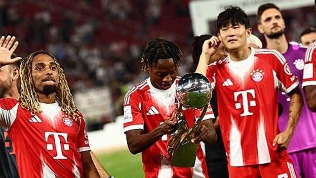 트로피 들었지만…김민재, 독일 슈퍼컵 10분 출전 →’씁쓸한 웃음’ 주전 경쟁 빨간불?