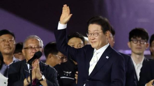 李대통령, 국군 뿌리 살펴보는 ‘독립군’ 영화 관람