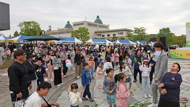 앞으로 어린이날 되면 5월 5일에 쉬지 않고 '다른 날'에 쉬게 되나