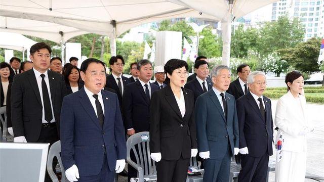 수원특례시의회 이재식 의장 “광복 80주년 맞아 선열들의 희생 잊지 않고 미래 열어갈 것”