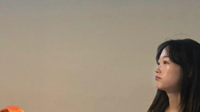 이유미, 내추럴 무드의 사복 화보 같은 일상샷 공개