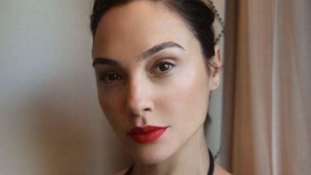 갤 가돗 “‘백설공주’ 흥행 실패는 ‘이스라엘 반대’ 압박 때문” [할리웃통신]