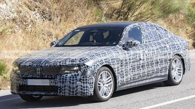 이게 풀체인지가 아니야? 디테일 완전 달라진 BMW ‘5시리즈 페이스리프트’ 포착
