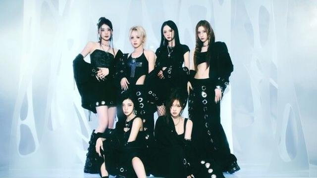 케플러, ‘Weibo Gala 2025′ 시상자 출격…컴백 직전 글로벌행보