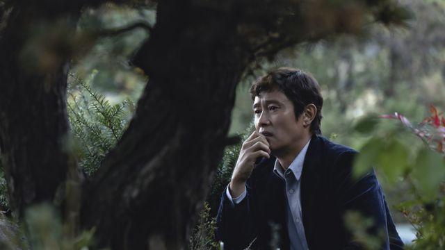 이병헌→손예진 극적인 순간…‘어쩔수가없다’ 보도스틸 공개