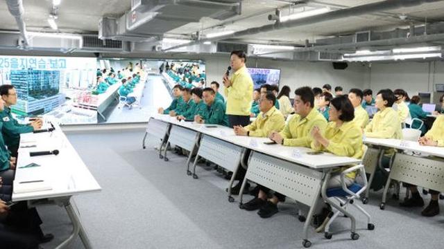 경기도의회 더민주 대표단, 을지연습 ‘교육청·도청’ 근무자 격려