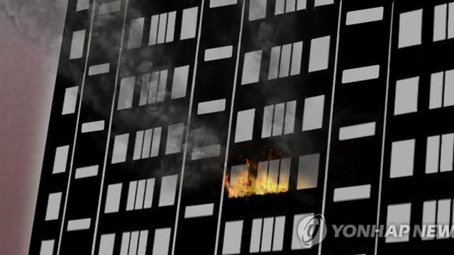 한밤중 쌍문동 아파트에 불…주민 170명 대피·소방대원 부상