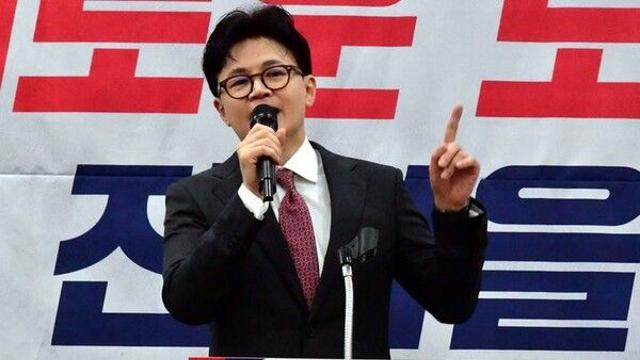 한동훈 “조국, 사면 아니라 사실상 탈옥…무죄라면 재심 청구하라”