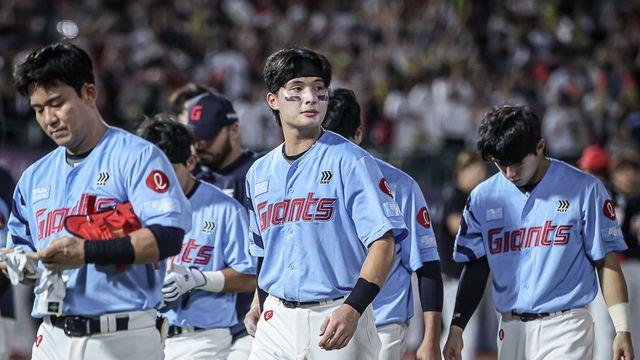 PS 확률 95%서 지옥 같은 경쟁 대열로 뚝…롯데, 어부지리 아닌 자력 3위 지키기 급선무