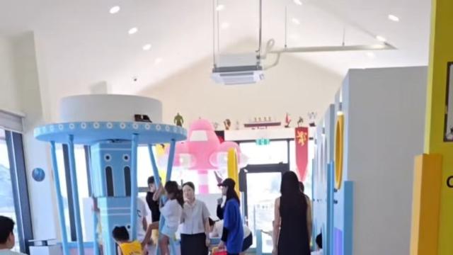 키즈카페 유부남들 모습이라는데.