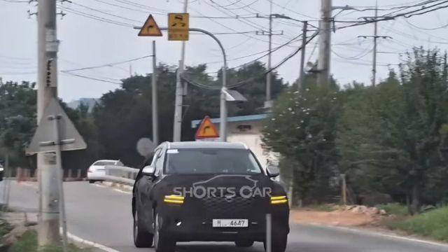 제네시스 ‘GV80 하이브리드’ 포착…연비 최대 13.5km/L 예상