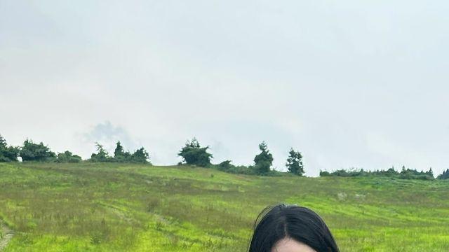 헤이즈, 들판에서 '자연산 화보' 촬영...이게 진짜 무보정 미모?