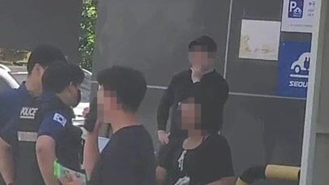 유통기한 지난 젤리 훔쳐 초등생들 나눠준 40대, 송치