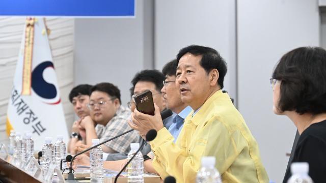 구윤철 부총리 “기재부, 혁신 아이콘 돼야…AI 등 업무에 적극 접목”