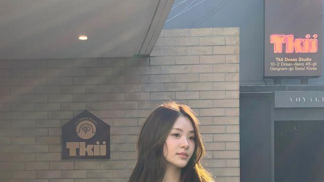 청순한 플로럴 여신, 김지민의 썸머 무드