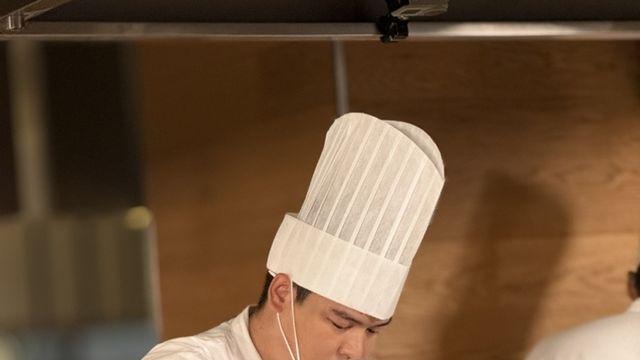 이장우, MBC 구내식당서 포착…장인에게 배운 요리 실력 발휘 (시골마을 이장우2)