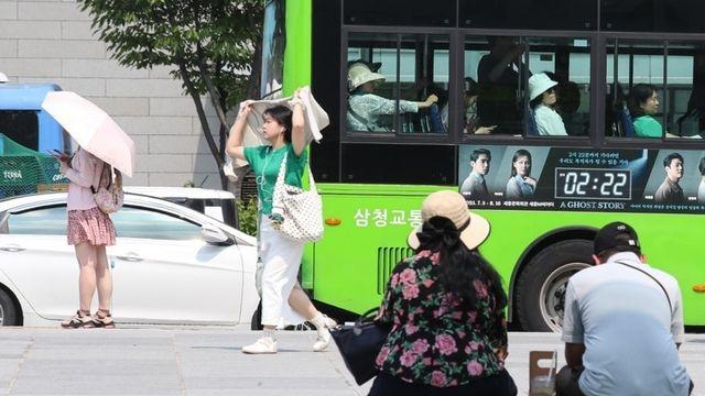 <오늘의 날씨> 전국 낮 최고 37도 ‘찜통 더위’ 지속