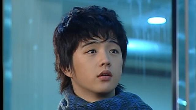 얼마나 잘생겼길래 문근영이 직접 소속사로 데려와 데뷔시킨 배우