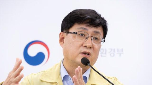 환경 장관 “녹조 채수, 취수구 인근서…수질검사 당일 발표”